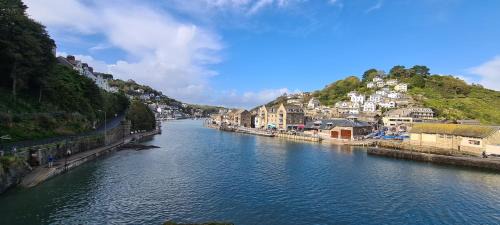 Chapel Ground House | Cosy Bake Cottage, Great Location in Looe, Cornwall