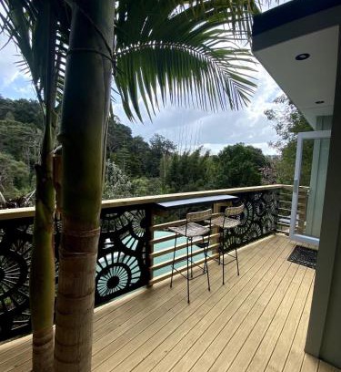 Maraetai House | Cosy Beach Bach