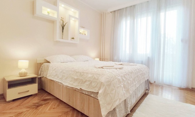 Palilula Apartment | Cosy center Belgrade apartment for 4 people, fast wifi, longer rental possible.