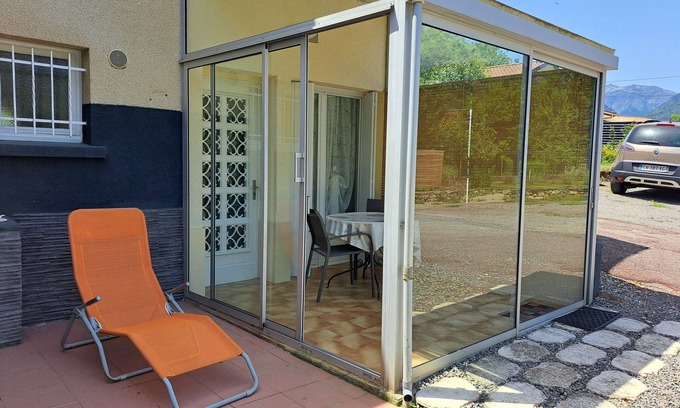 Tarascon-sur-Ariege Apartment | Cosy "champagne" mountain & nature gîte Tarascon/Ariège