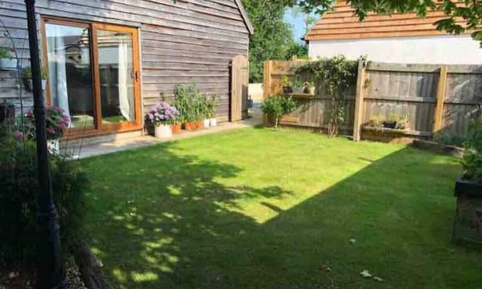 Stroud House | Cosy Cotswold Coachhouse - Rural and quiet