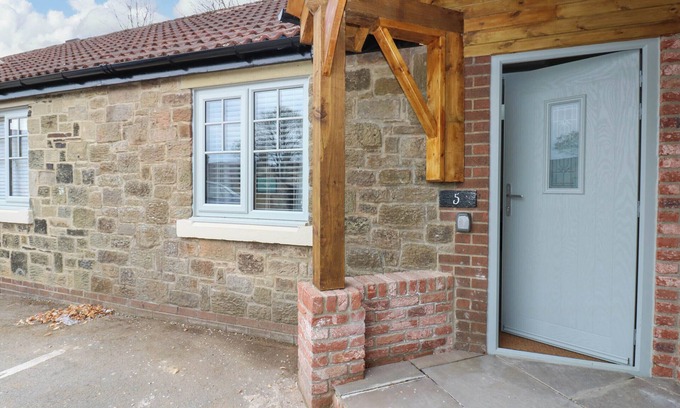 Durham Cottage | COSY COTTAGE 5, pet friendly in Brandon, County Durham