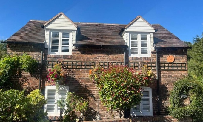 Jackfield Cottage | Cosy cottage with beautiful garden and river view