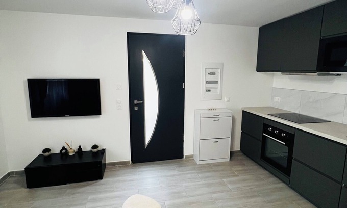 Tremblay-en-France Apartment | Cosy F2 house near CDG airport