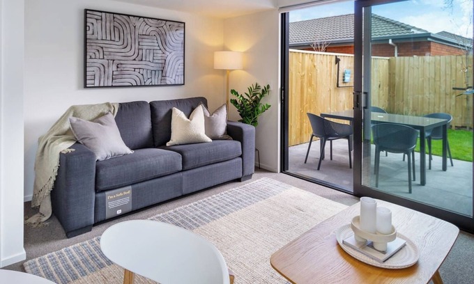 Sydenham House | Cosy Family Haven by Waltham Pool