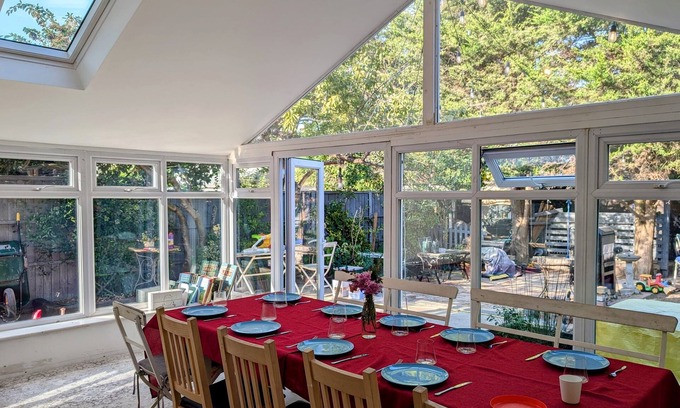 White Hart Lane House | Cosy Family House | Quiet | Garden | Free Parking