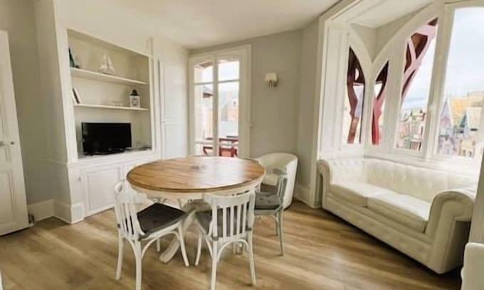 Mers-les-Bains Apartment | Cosy French Villa Apartment