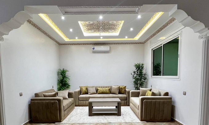 Branes Apartment | Cosy Freshly Renovated 2 bedroom flat in Quiet Road 9mins drive from beach