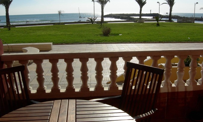 Port Saplaya Apartment | Cosy ground floor seafront apartment in Port Saplaya