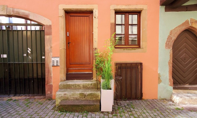 Historic Center Apartment | Cosy groundfloor appartment in the heart of Strasbourg, with 2 bikes.