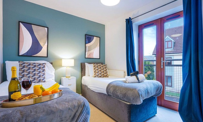 Newport Pagnell House | Cosy House - Free Parking, Fast Wifi & SmartTV