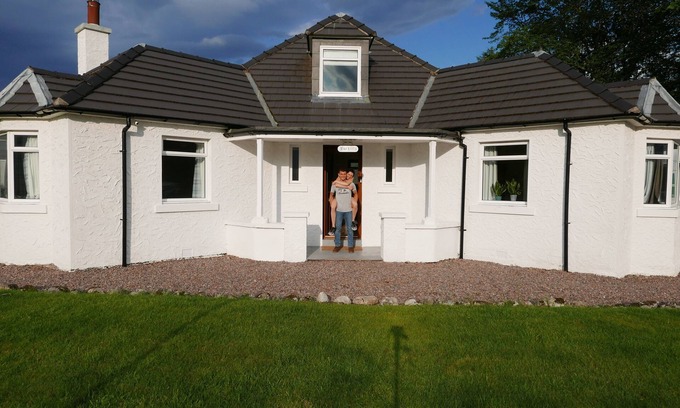 Fort Augustus House | Cosy Hygge/Scottish themed home by Loch Ness