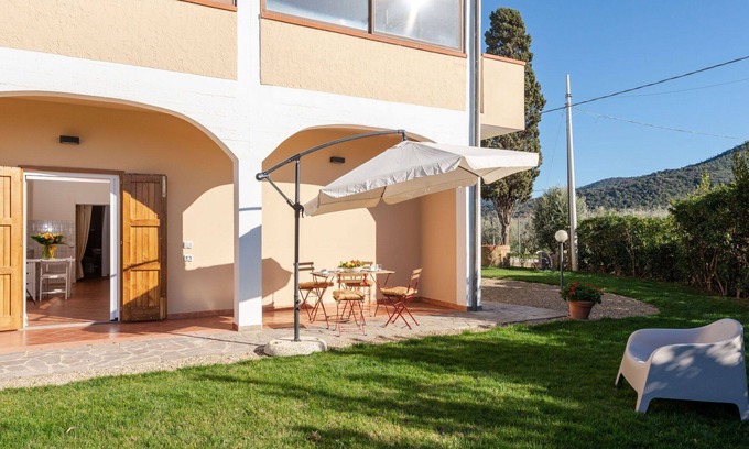 Castiglione della Pescaia Apartment | Cosy apartment for 6 people with A/C, WIFI, TV, terrace and pets allowed