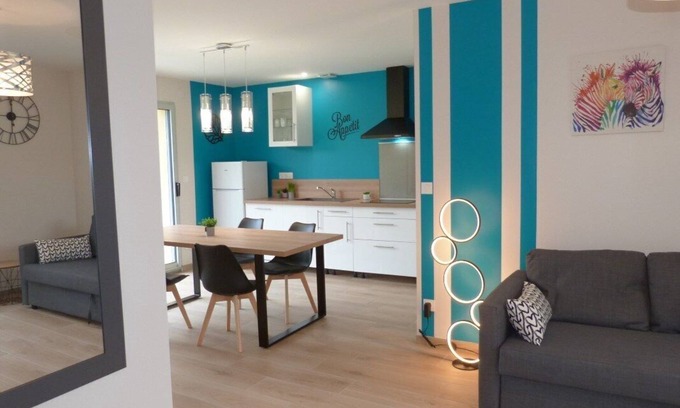 Saint-Pardoux Villa | Cosy new house near lake, beach and village, TV, WIFI, parking.