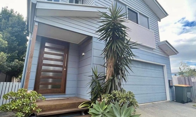 Nudgee Beach Apartment | Cosy quiet space in Nudgee beach. nnClose to Brisbane Airport.