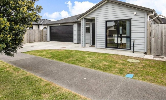 Papakura House | Cosy room near airport