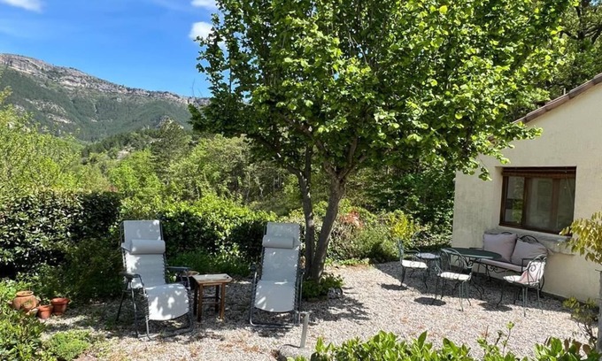 Saint-Etienne-de-Gourgas Apartment | Cosy studio for 2-3 persons with beautiful panoramic view and pool