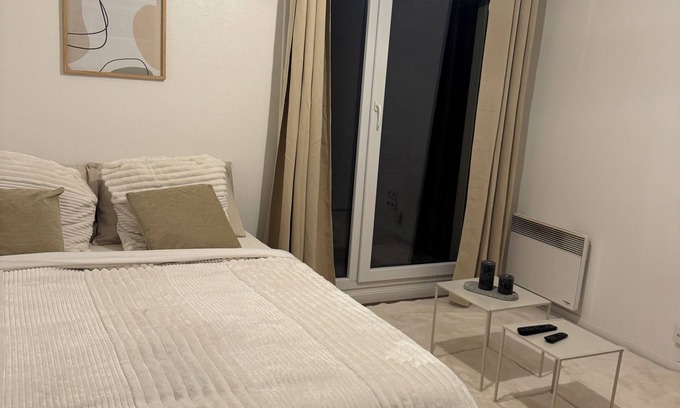 L'Ile-Saint-Denis Apartment | Cosy studio 10min from Paris