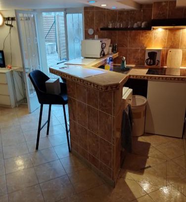 La Ferte-Gaucher Apartment | Cosy Studio meublé avec piscine partagée