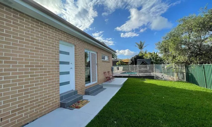 Baulkham Hills House | Cosy Sunlit Home Away from Homenn