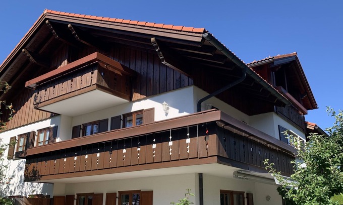 Steibis Apartment | Cosy, tasteful, mountain views. ski, hiking trails, golf, restaurants nearby.