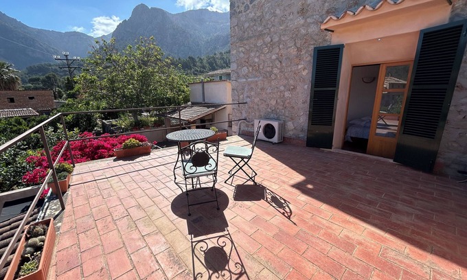 Soller House | Cosy town house in a quiet area, with garden and wonderful views