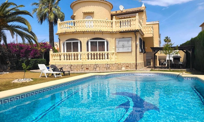 Els Poblets Ski Chalet | Cosy Villa LAURA in Els Poblets