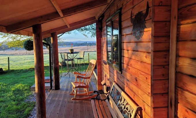 Auchinleck Cabin | Cosy Wood Cabin in Rural Area Near National Park