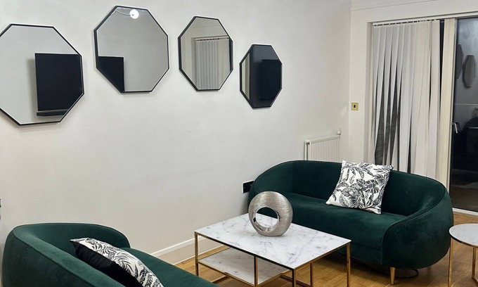 Canning Town South Apartment | Cosy1-Bed Apartment in London near Excel London
