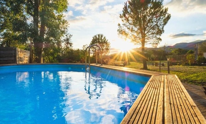 Saint-Genis Apartment | Cottage Cherry Estate Pedra Llampada
