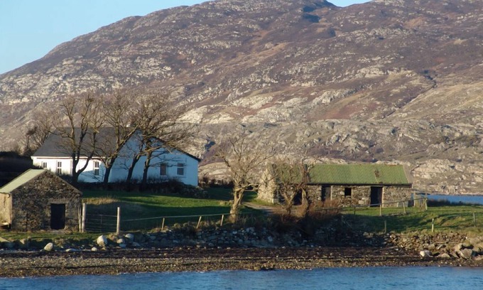 Renvyle Cottage | Cottage 101 - Moyard - sleeps 7 guests in 3 bedrooms