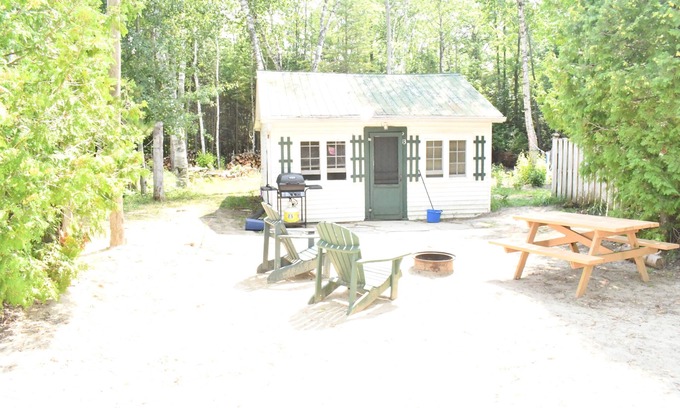 Sauble Beach Cottage | Cottage #13 - Sauble Beach Private Beach Access