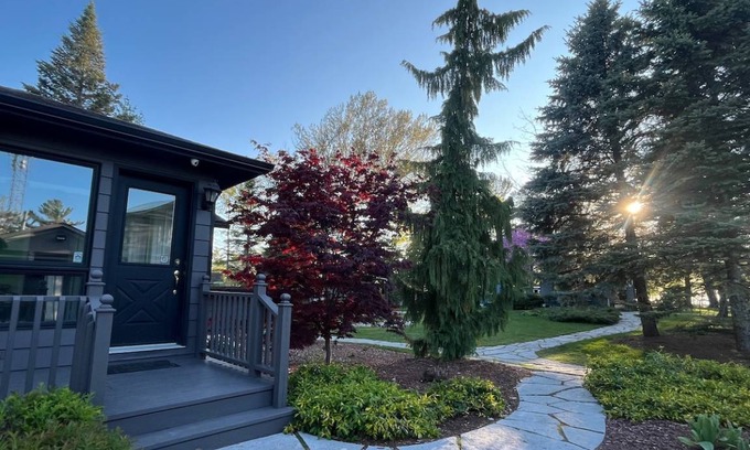 Wasaga Beach Cottage | Cottage ∙ 2 bedrooms ∙ 6 guests