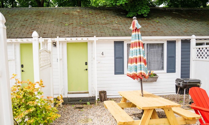 Wolfeboro Cottage | Cottage 4 - Year Round Pet Friendly 1 Bed w/Loft/1 Bath & Courtyard