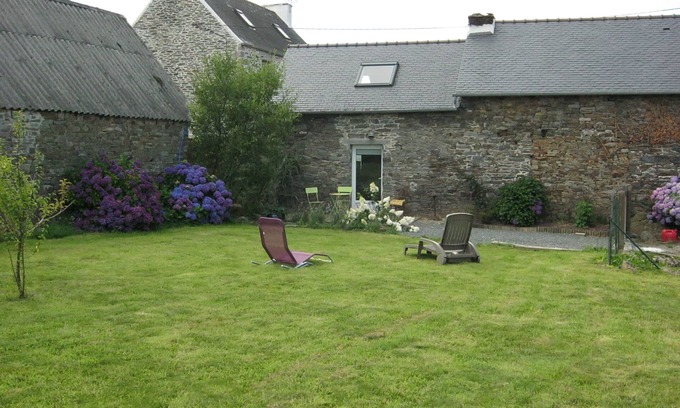Pleyber-Christ Cottage | cottage at the foot of the mountains of arrée, 10 minutes of Morlaix Bay