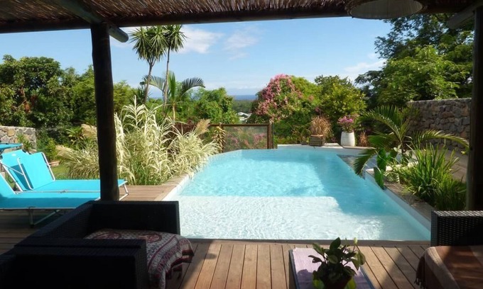 L'Etang-Sale Cottage | Cottage "Casuarina" heated pool