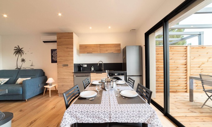 Sorede Apartment | Cottage 'Côté Mer' with Mountain View, Wi-Fi and Air Conditioning
