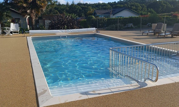 Pont-l'Abbe Ski Chalet | Cottage for 5 in a residence with swimming pool
