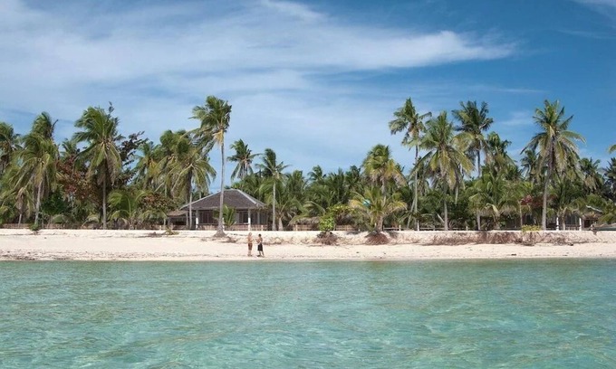 Daanbantayan House | Cottage Holiday 2-bedroom house, with AC on charming Malapasqua Island, Cebu