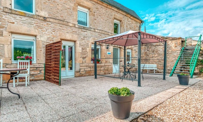Nouart Cottage | Cottage in Champagne with Farm Views