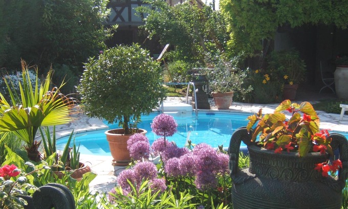 Sundhouse Cottage | Cottage in charming house in the heart of Alsace Sundhouse a garden and swimming pool