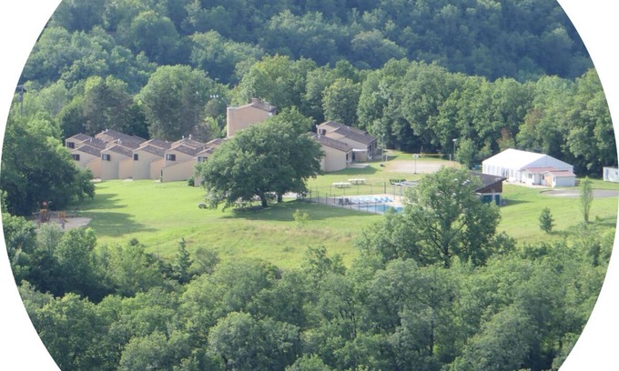 Caylus Cottage | Cottage in holiday village