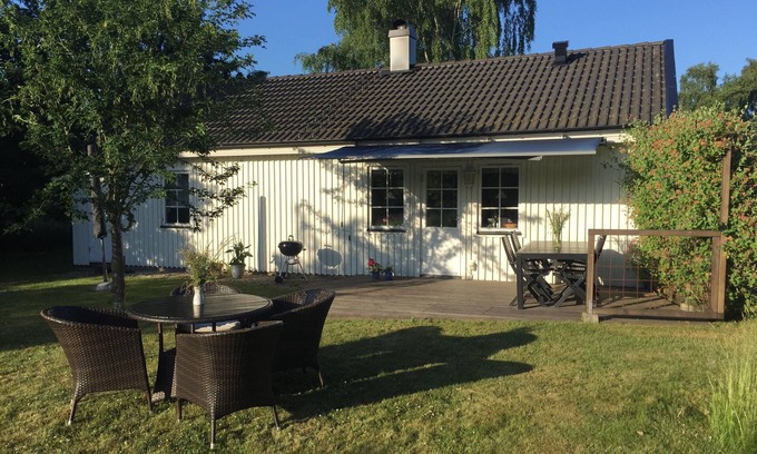 Listarum House | Cottage in Österlen with sauna and wood stove, near nature reserve with lake and forest.