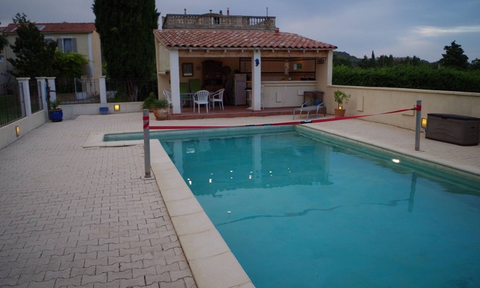 Saint-Chamas Cottage | Cottage in Provence: Le Clos des Sources - quiet in the countryside.