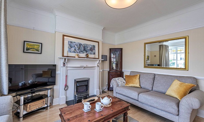 Rhos on Sea House | Cottage in Rhos-on-Sea near Sandy Beach