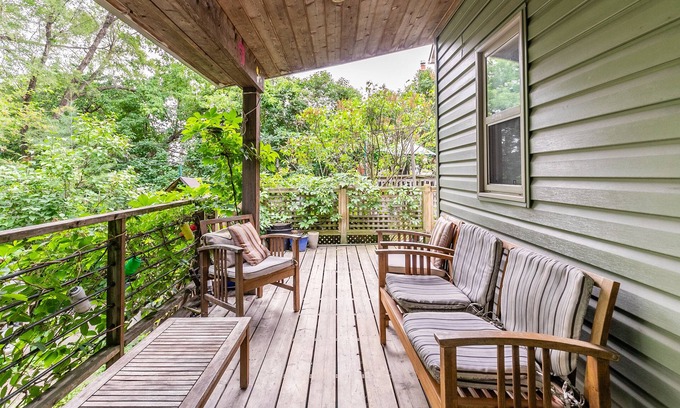 Cedarvale House | Cottage in the City