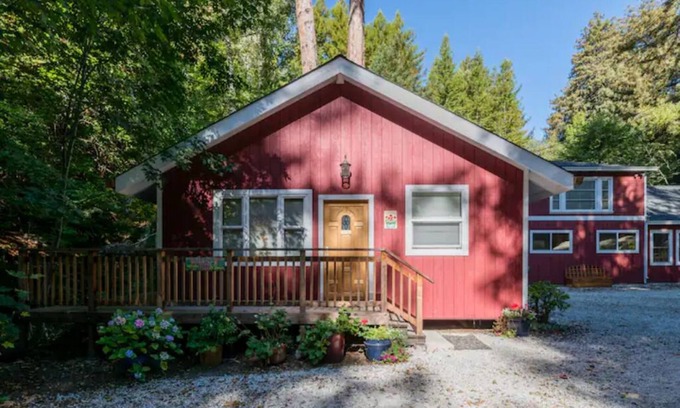 La Honda Apartment | Cottage In The Woods