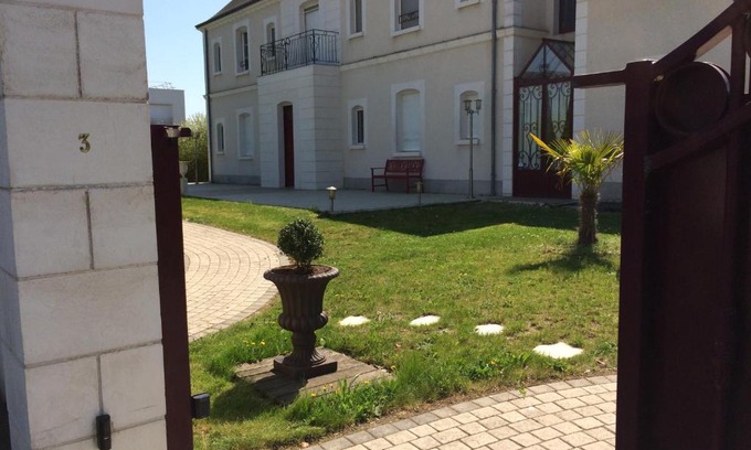 Saint-Cyr-sur-Loire Villa | CoTTAGE LA VILLA BOLERO