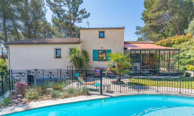 Peypin House | Cottage near Aix Marseille with Pool