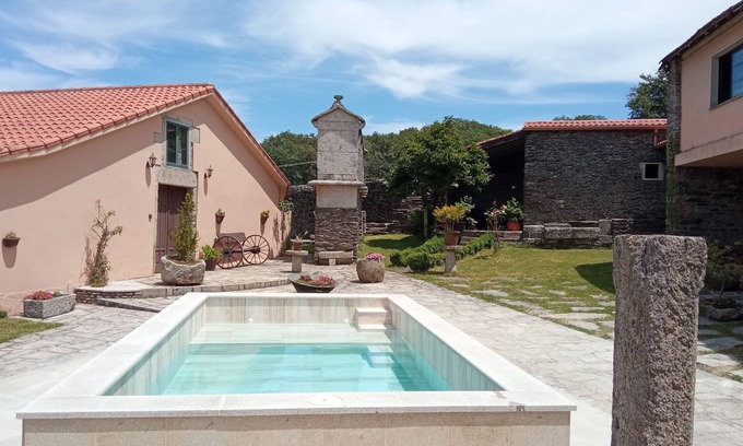 Forcarei Villa | Cottage near the Rías Bajas and Santiago